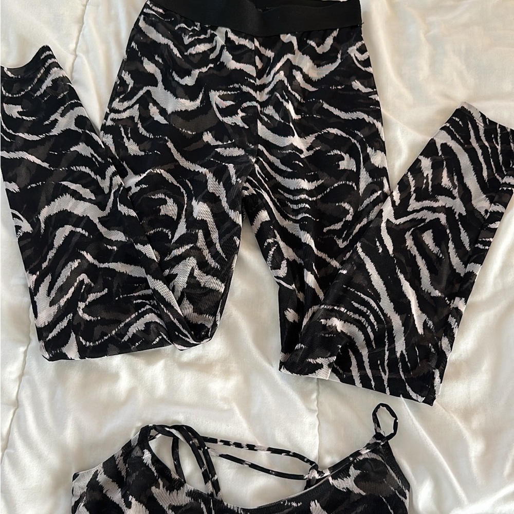 Naked Wardrobe Black and White Zebra Print Leggings